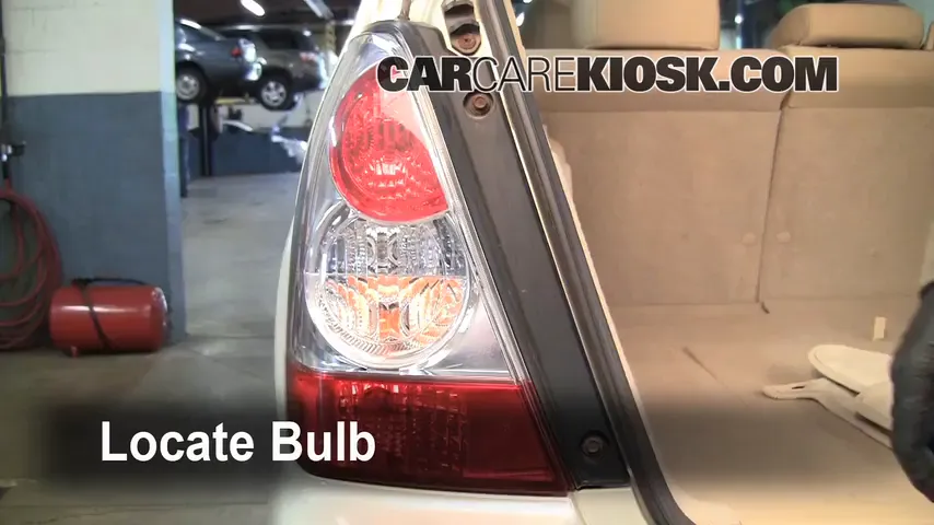 2006 Subaru Forester X 2.5L 4 Cyl. Lights